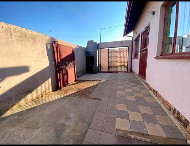 3 BEDROOM PROPERTY TO RENT IN MOHLAKENG